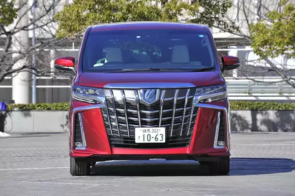 「「ガリッ」の悲劇はクルマ選びで回避！　こすりにくいクルマのポイント６つ」の画像