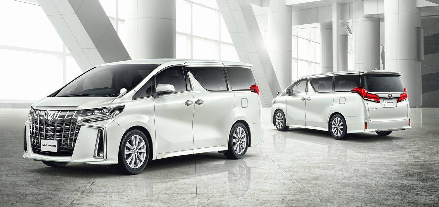 クラウンの販売不振は「らしさ」の欠如！　「セダンマニア」がオーナー目線で乗って感じた「違和感」