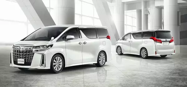 「クラウンの販売不振は「らしさ」の欠如！　「セダンマニア」がオーナー目線で乗って感じた「違和感」」の画像