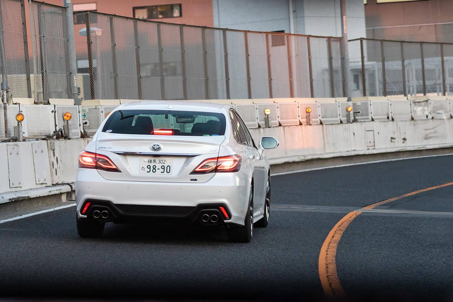 クラウンの販売不振は「らしさ」の欠如！　「セダンマニア」がオーナー目線で乗って感じた「違和感」