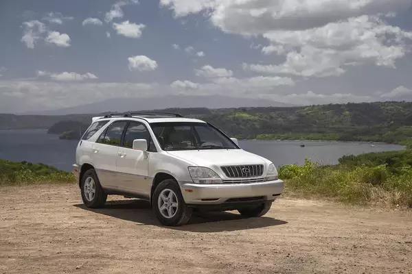 「コロナ禍でも落ち込まず！　日本車の苦手分野「高級車」で「レクサス」が成功できたワケ」の画像