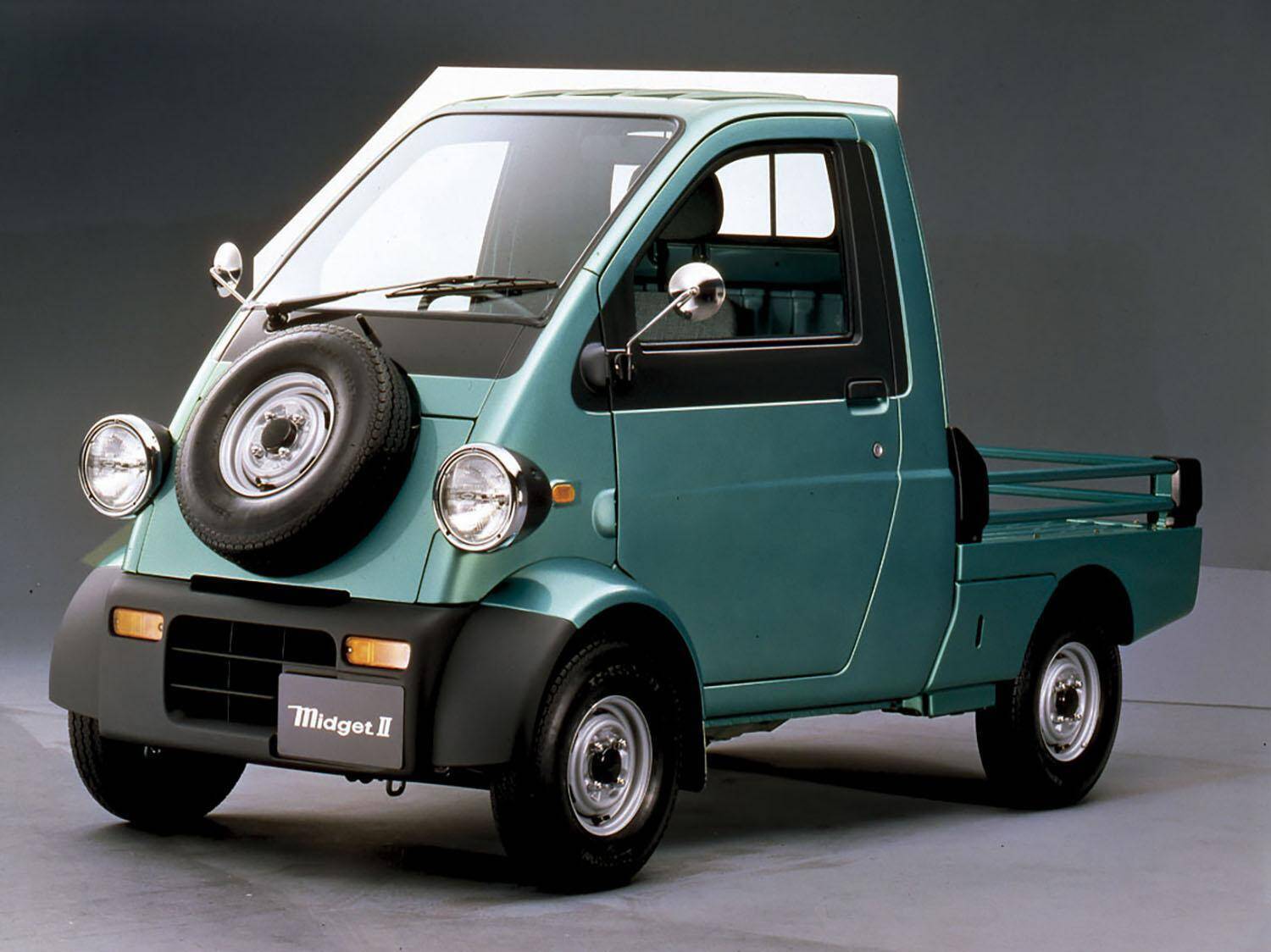 「映え」重視な女子におすすめの「自由すぎる」デザイン！　100万円以下で手に入る「いいね！」確実の中古車５選