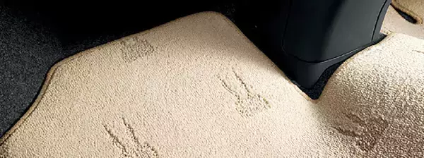 「「映え」重視な女子におすすめの「自由すぎる」デザイン！　100万円以下で手に入る「いいね！」確実の中古車５選」の画像