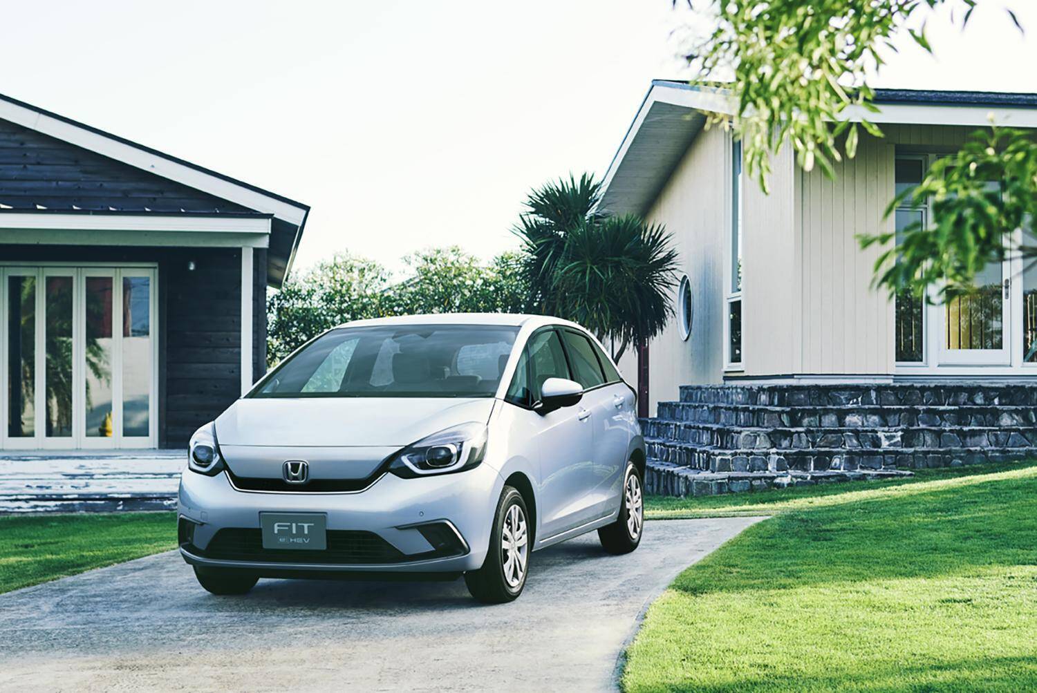 フィットの販売不振はヤリスに負けたわけじゃない！　４代目が陥った深刻な「戦略ミス」とは