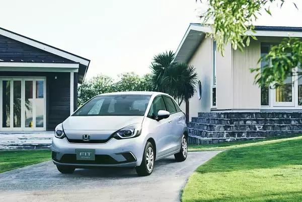 「フィットの販売不振はヤリスに負けたわけじゃない！　４代目が陥った深刻な「戦略ミス」とは」の画像