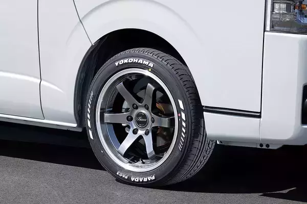 「大変身っぷりは「乗用車」の比じゃなかった！　軽トラに1BOXなど「商用車」カスタムがいまキテる」の画像