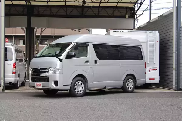 大変身っぷりは「乗用車」の比じゃなかった！　軽トラに1BOXなど「商用車」カスタムがいまキテる