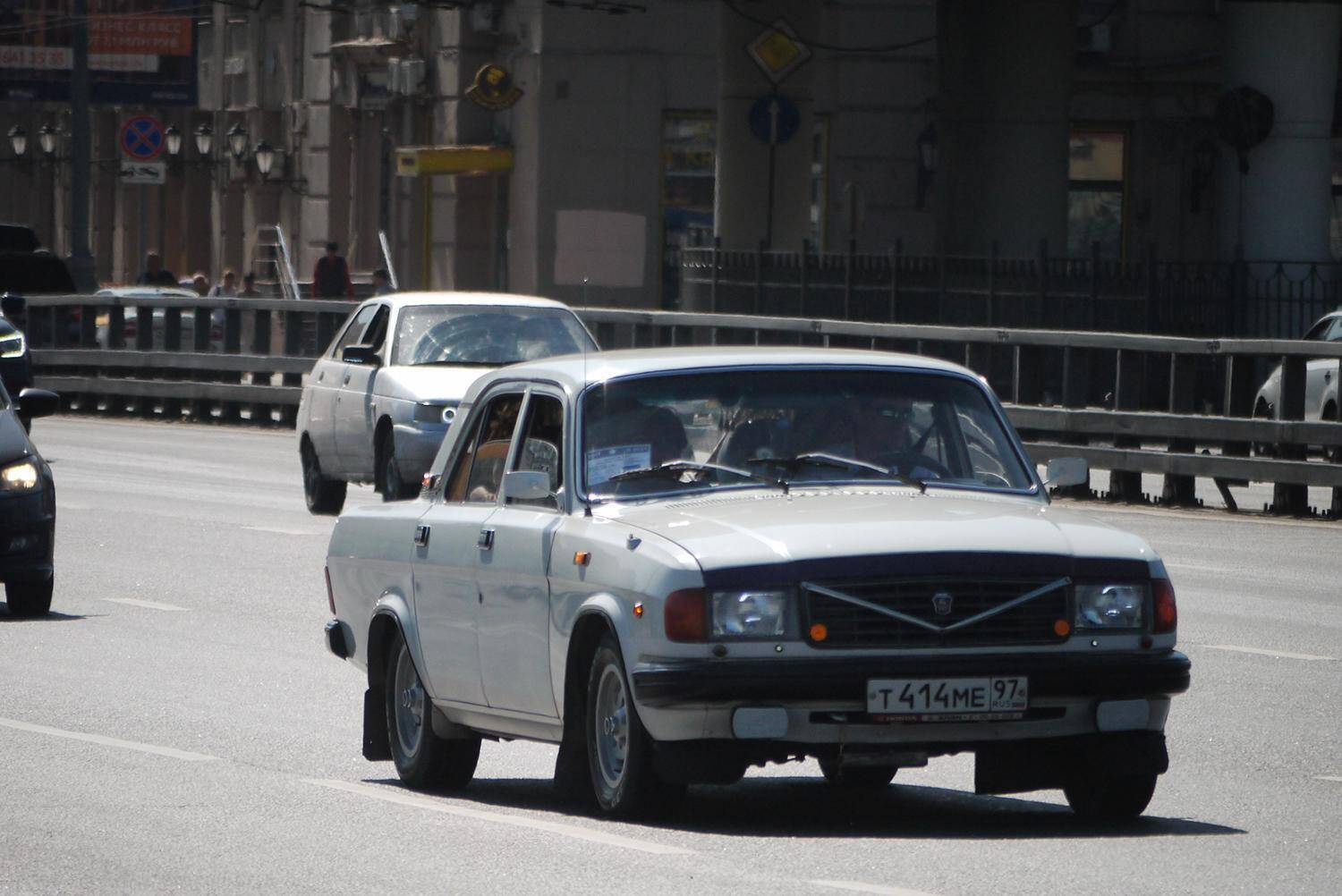 プーチン大統領が広告塔 ポルシェエンジンを積んだロシアの超高級車 アウルス セナート が圧巻のデキだった 21年6月14日 エキサイトニュース 4 4