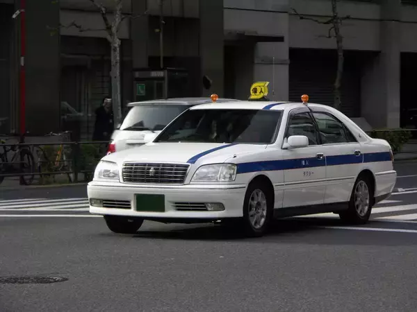 「世の中には数多のクルマがあるのにナゼ？　タクシーに「トヨタ車ばかり」が選ばれるワケ」の画像