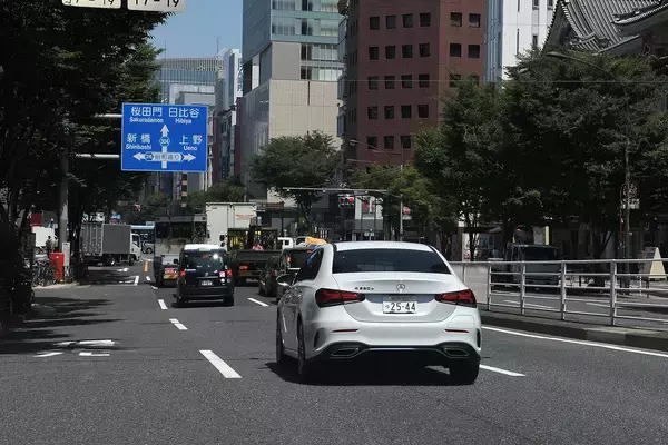 「【試乗】EV走行もスポーティな走りもOK！　PHEVのメルセデス・ベンツA 250 eは急速充電も対応で死角ナシ」の画像