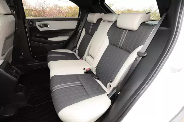 「競合だらけのなかで目標の６倍を受注した新型ヴェゼル！　鍵は「使い勝手」にあった」の画像