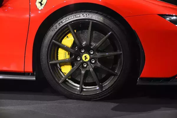 「ビル足！　モモステ！　F1タービン！　「ピクッと反応」したらクルマ好き確定の超一流パーツブランド６選」の画像