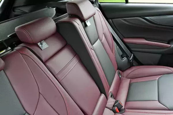 「ブッチギリの首位！　JNCAPファイブスター大賞を受賞したレヴォーグの「凄さ」とは」の画像