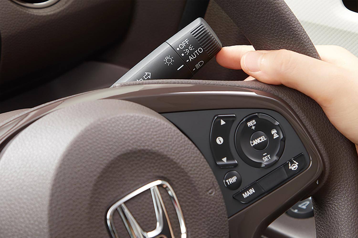 運転の「恐怖」も「面倒くささ」もおさらば！　圧倒的に「使える」イマドキ先進装備10選