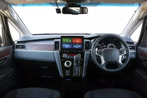 「明暗クッキリ！　別モデルの如く「大胆イメチェン」を行った５車種の顛末」の画像