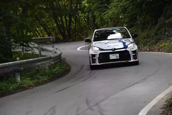 「なんとCVTやハイブリッドで闘うモータースポーツがある！　全日本ラリーの「JN6」クラスの面白さ」の画像