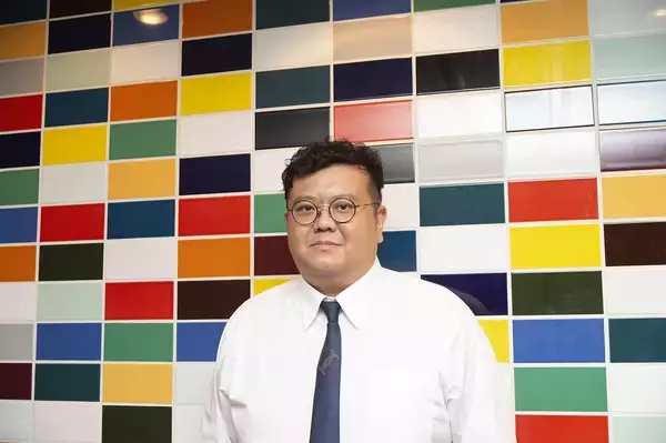 １台で運送もキッチンカーもOKで移動電源にもなる！　小型EVトラックELEMOを発表