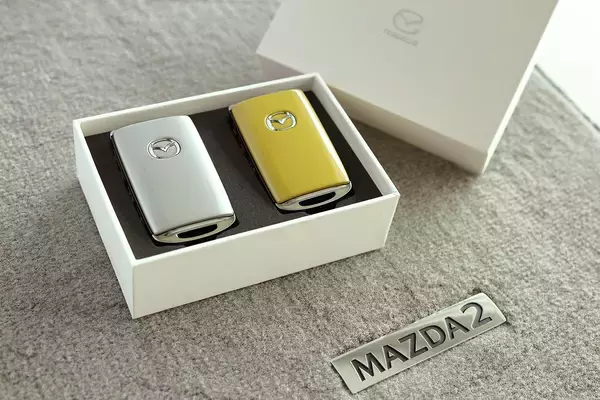 「燦々と輝く太陽の光をイメージ！　マツダ２の特別仕様車を発売」の画像