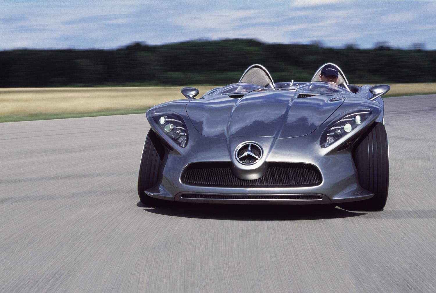 Ａ・Ｂ・Ｃと続くが「Ｄがなく」てＥ？　メルセデス・ベンツの車名に「抜け」がある謎