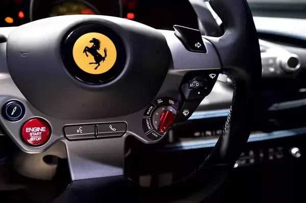 「愛車のシートに座るだけで「至福」の時！　感動すら覚える「インテリア」をもつ輸入車５選」の画像