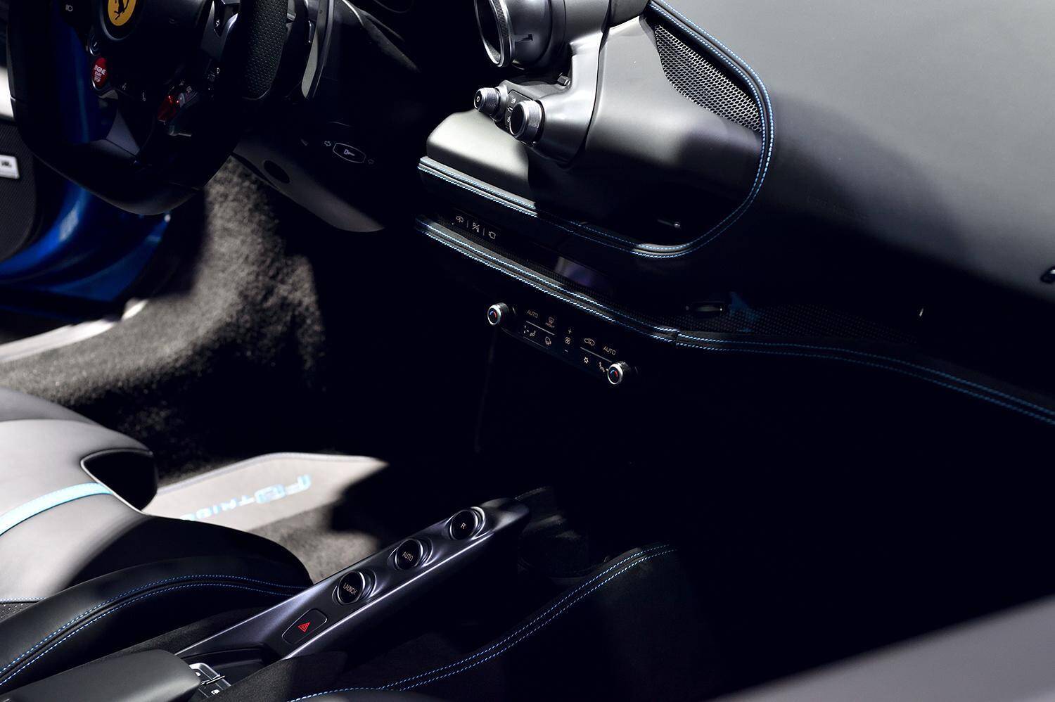 愛車のシートに座るだけで「至福」の時！　感動すら覚える「インテリア」をもつ輸入車５選