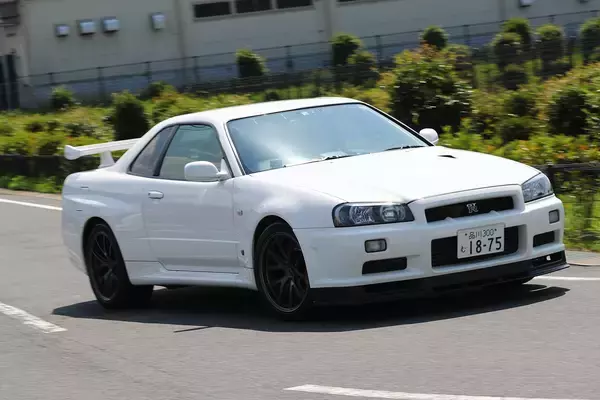 「新車価格の５倍６倍当たり前！　家が買えるレベルの中古限定車３台に「それだけの価値」はあるのか？」の画像