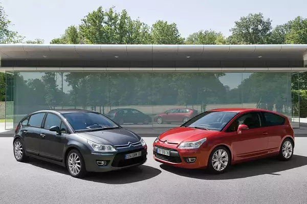 「キワものマニア御用達「だった」シトロエン！　突如「日本の一般人でも乗れる」自動車メーカーになったワケ」の画像