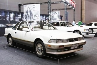 いま思えば「謎の流行」！　ハイソカーブーム時代の機能性無視の「豪華絢爛リヤシート」たち