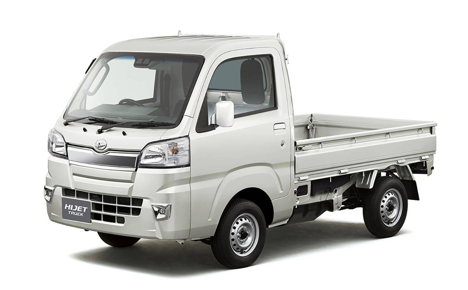 腕１本で勝負の「超簡素」っぷり！　このご時世に「先進装備」が備わらない「アナログ国産車」３台