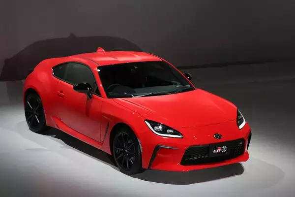 「腕１本で勝負の「超簡素」っぷり！　このご時世に「先進装備」が備わらない「アナログ国産車」３台」の画像