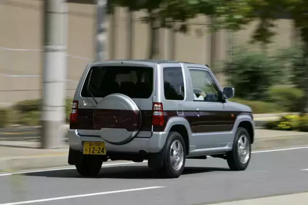 「「ここまでやるか」とレーシングドライバーが唖然！　昭和＆平成に登場した「本物すぎる」軽自動車とは」の画像