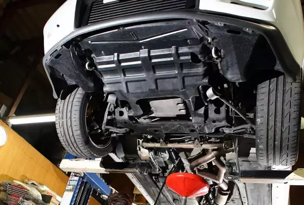 「昭和世代にしか通じない「ダブルクラッチ」とはどんな運転テクニック？」の画像