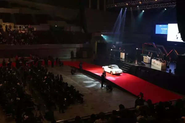 「中古車の「オークション」って何？　一般人が「立ち入れない」その中身とは」の画像