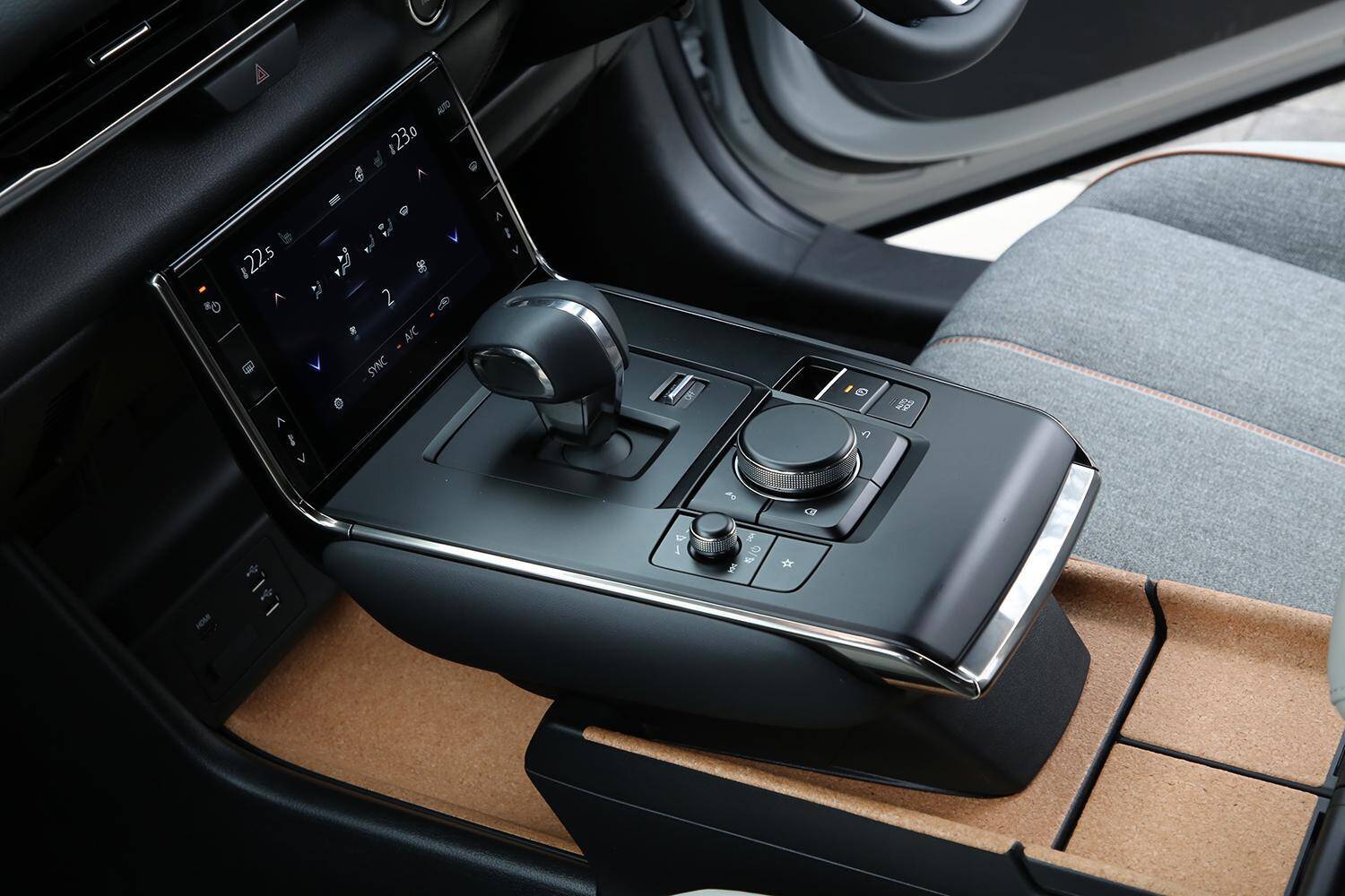 乗れば「環境意識」がビンビンに高まる！　地球にも人にも優しいサステイナブルなクルマ３選＋α