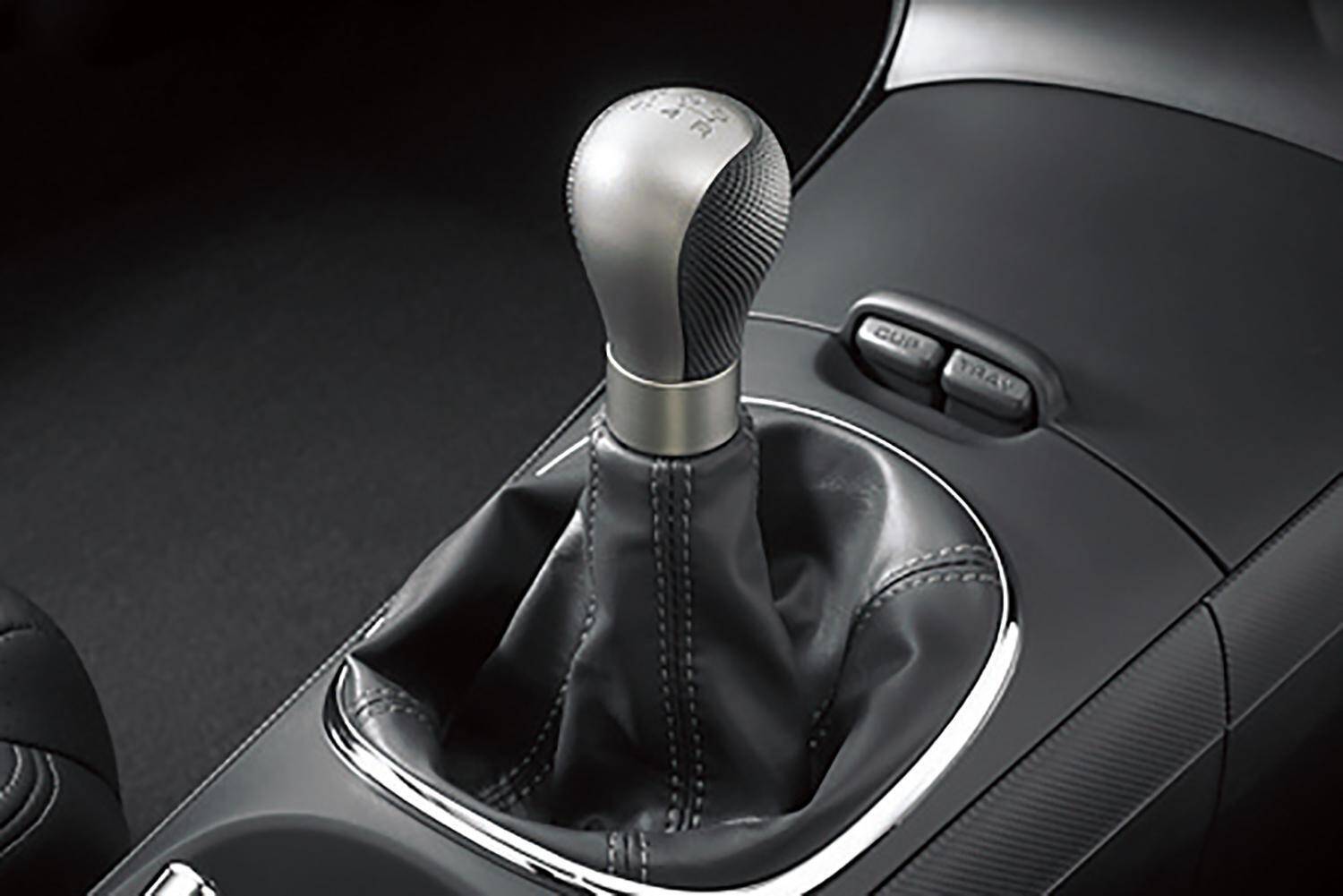 トップグレードが強烈すぎて「日陰」の存在！　「非力なエンジン」でもじつはスゴイ「廉価グレード」スポーツ４台