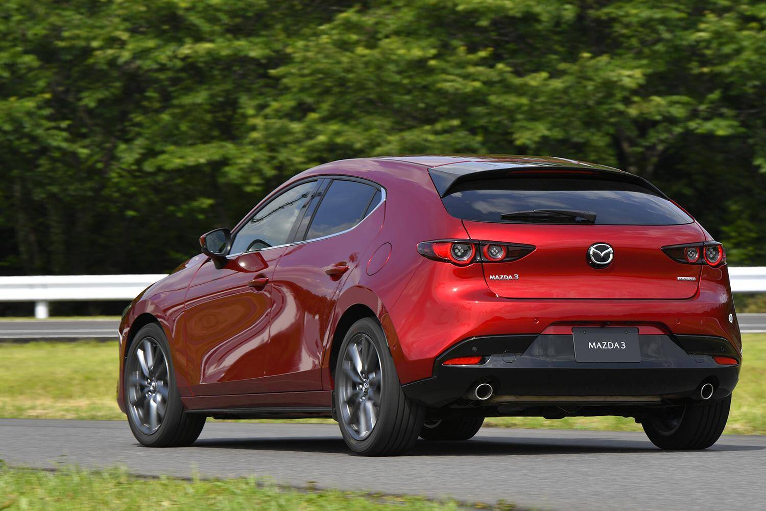 美しすぎるボディラインの虜になる！　アフロディーテばりの「色気ムンムン」クルマ５選