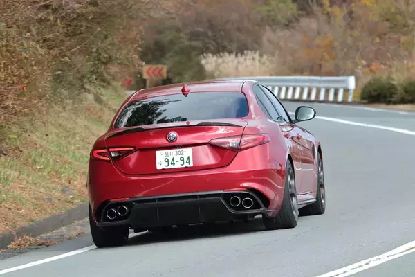 「美しすぎるボディラインの虜になる！　アフロディーテばりの「色気ムンムン」クルマ５選」の画像