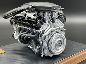 実機同様に専任スタッフがハンドメイドで組み上げてモデル化！　究極のエンジンモデル「レクサスLFA 1LR-GUE」を発売