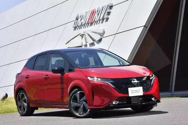 新型アクアが発売前から早くも危機感！　「オーラ」という思わぬ強敵の存在