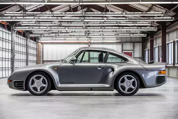 「ポルシェが生んだ伝説の「怪物」！　「959」の正体とは」の画像