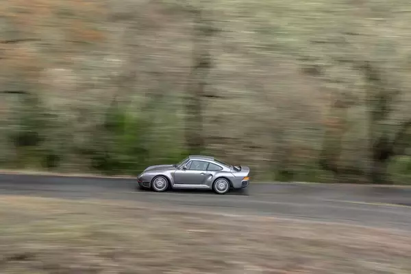 「ポルシェが生んだ伝説の「怪物」！　「959」の正体とは」の画像