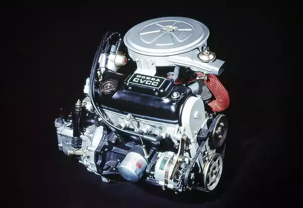 「トヨタvs日産の頂上決戦！　クルマ好きが狂喜した280馬力に達するまでの80年代パワーウォーズ」の画像