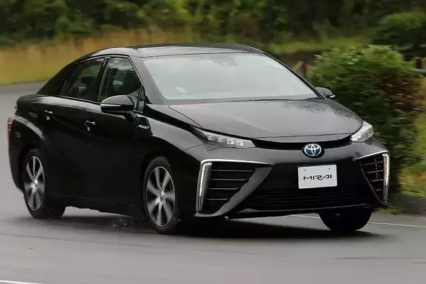 「受け継いだのは「名前」だけ！　先代とはまるで別モノの「大胆モデルチェンジ」を行った現行車５選」の画像