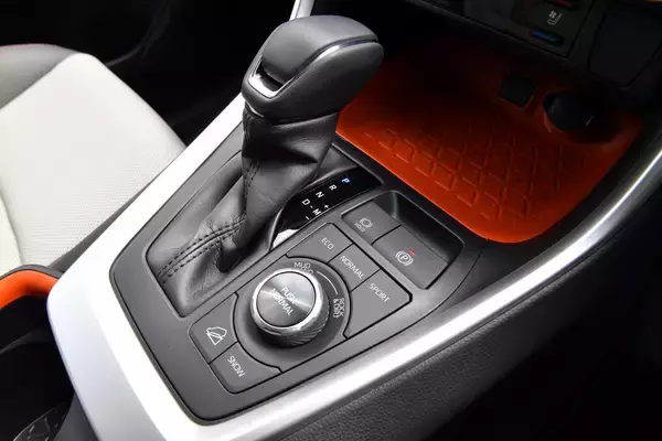 「時代遅れなんてドコ吹く風！　走り好きなら「HV」じゃなくてあえて「純エンジン」グレードで乗りたい現行車６選」の画像