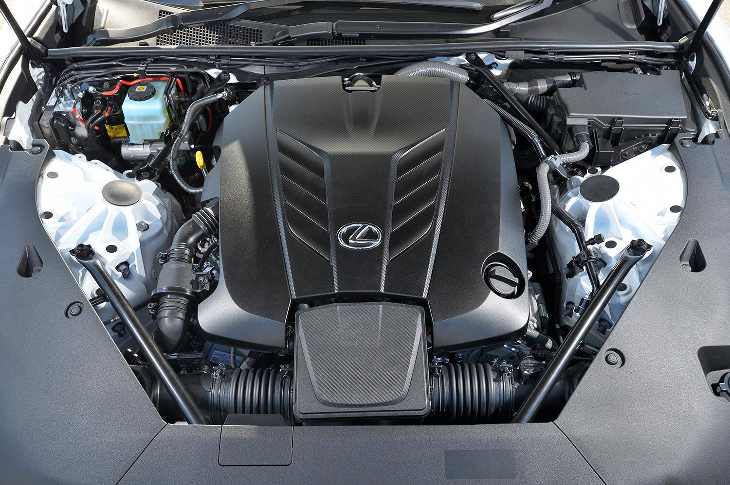 時代遅れなんてドコ吹く風！　走り好きなら「HV」じゃなくてあえて「純エンジン」グレードで乗りたい現行車６選