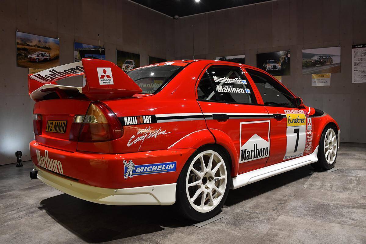 本格カレーショップもOPEN！　三菱本社ショールームにてWRCに参戦した本物のランエボVIに会える「WRC展」開催中！