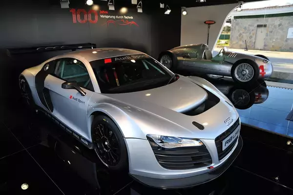 「超絶パフォーマンスの市販車を続々リリース！　ドイツ御三家の「特殊部隊」が強烈だった」の画像