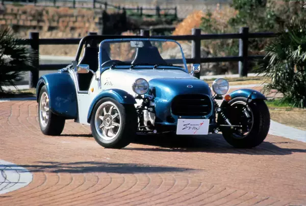 「屋根がないどころか「窓がない！」「ドアがない」！　公道走行可能なのがウソのような超スパルタンモデル４選」の画像