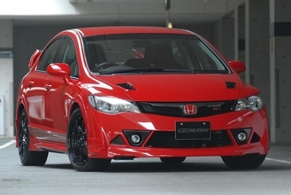 「飛ばさない」自制心が吹き飛ぶほどの強烈な速さ！　エンジンにまで着手した爆速コンプリートカー５選