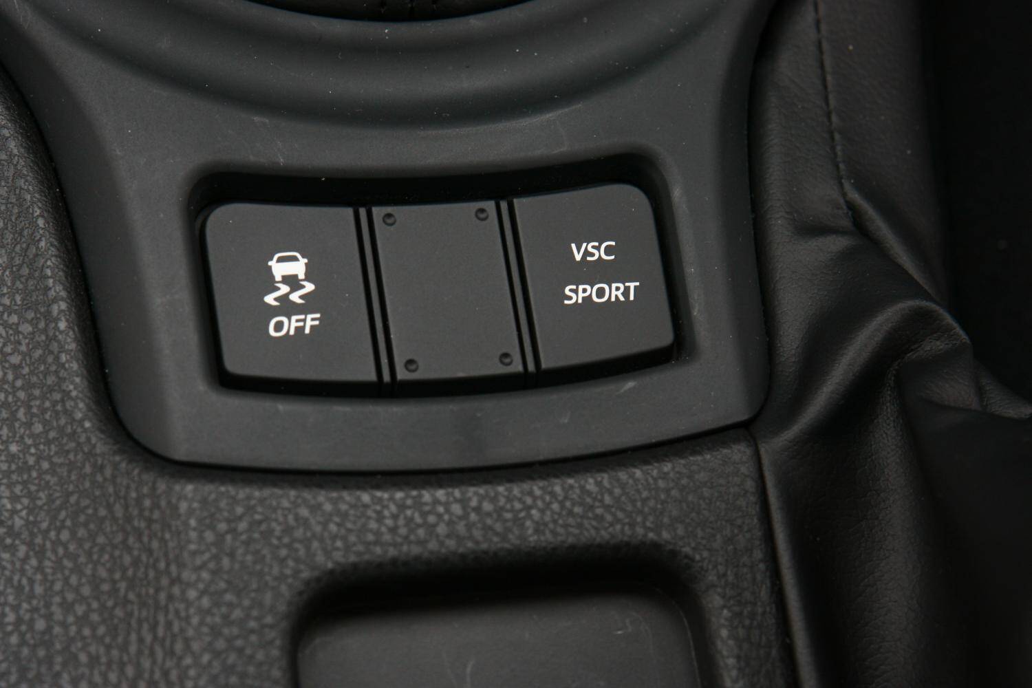 「お仕置きモード」で速く走れない！　安全のための「電子デバイス」をサーキットでオフにする理由